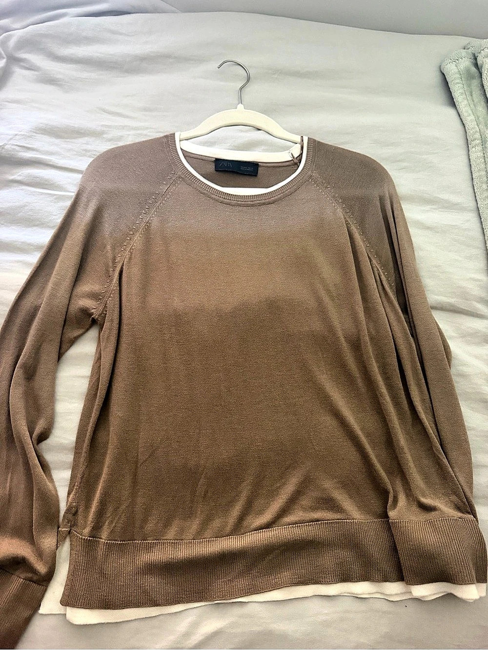 Zara Crew Neck Sweater in Brown Size Medium Like New